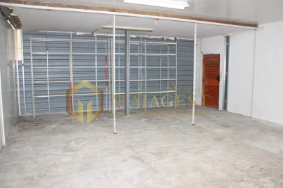 Armazém para Arrendamento em São Felix da Marinha