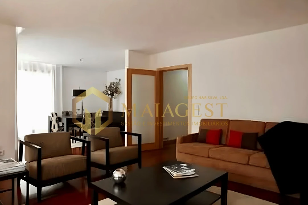Apartamento T3 para Arrendamento em Cedofeita, Santo Ildefonso, Sé, Miragaia, São Nicolau e Vitória Foto 1