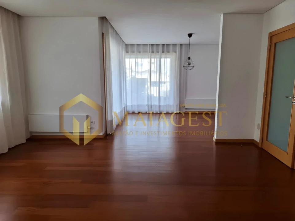 Apartamento T3 para Arrendamento em Cedofeita, Santo Ildefonso, Sé, Miragaia, São Nicolau e Vitória Foto 3