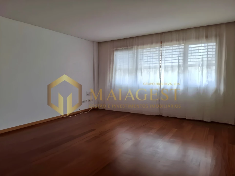 Apartamento T3 para Arrendamento em Cedofeita, Santo Ildefonso, Sé, Miragaia, São Nicolau e Vitória Foto 8