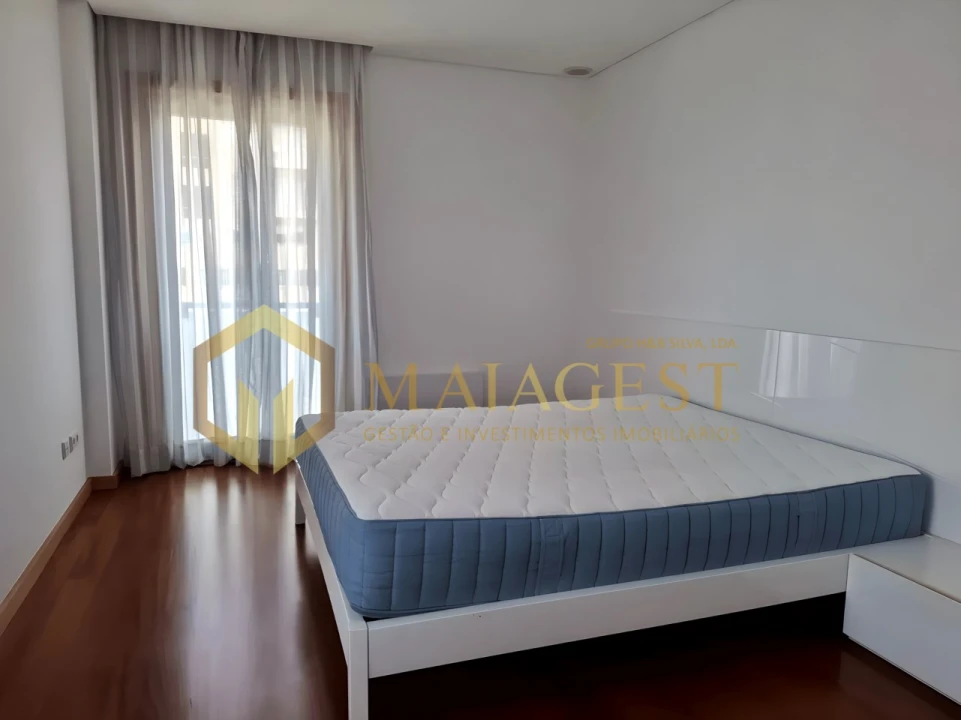 Apartamento T3 para Arrendamento em Cedofeita, Santo Ildefonso, Sé, Miragaia, São Nicolau e Vitória Foto 12