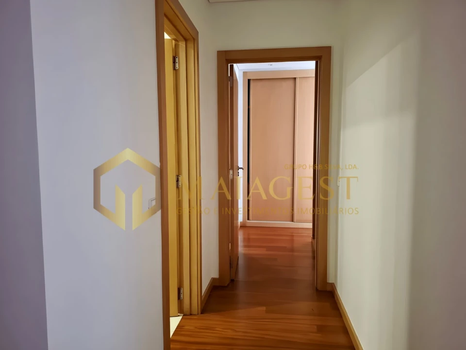 Apartamento T3 para Arrendamento em Cedofeita, Santo Ildefonso, Sé, Miragaia, São Nicolau e Vitória Foto 15