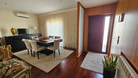 Moradia T2 para Venda em Canelas