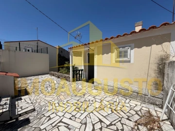 Moradia T2 para Venda em Santo Estêvão e Moita
