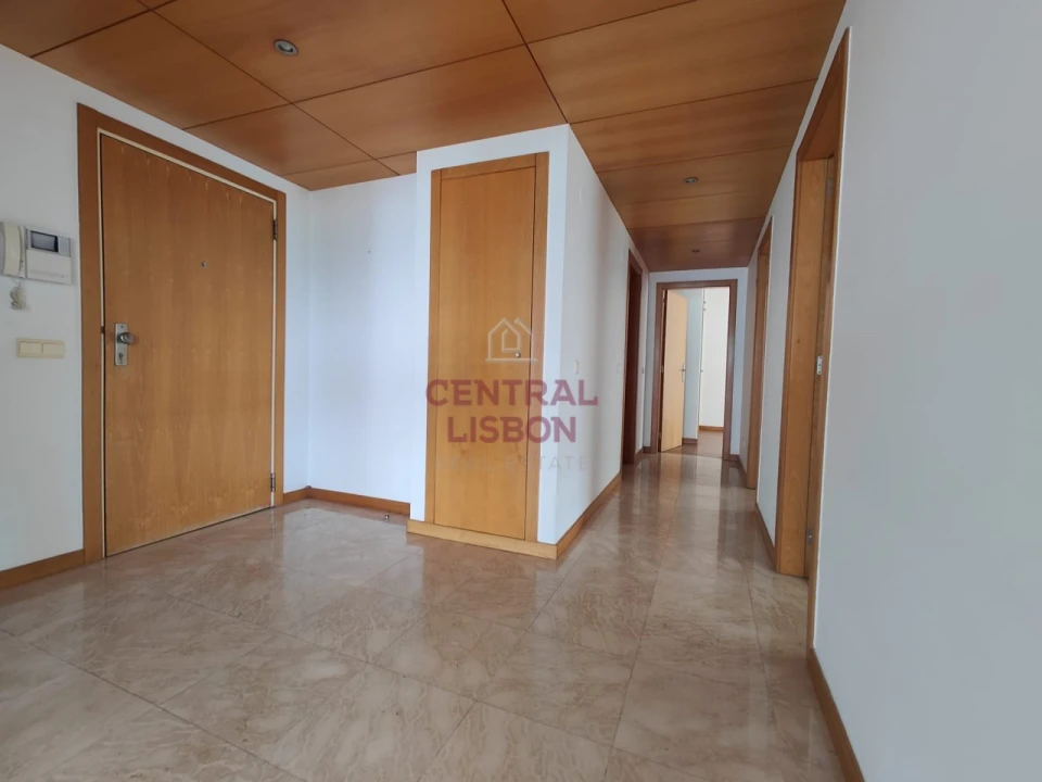 Apartamento T3 para Arrendamento em Parque das Nações Foto 27