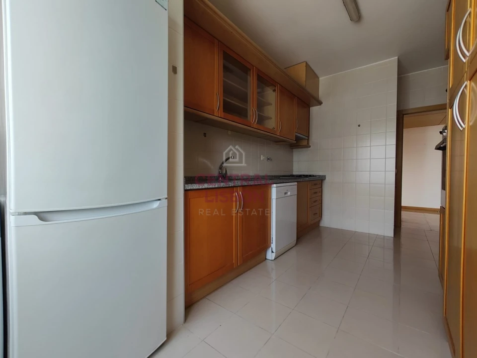 Apartamento T3 para Arrendamento em Parque das Nações Foto 7