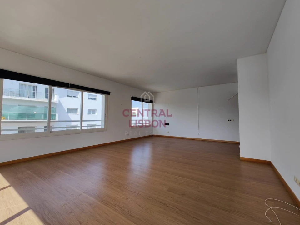 Apartamento T3 para Arrendamento em Parque das Nações Foto 3