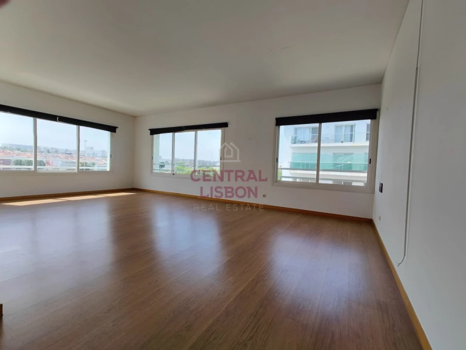 Apartamento T3 para Arrendamento em Parque das Nações Foto 4
