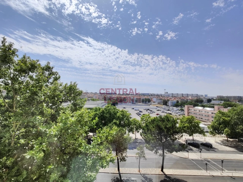 Apartamento T3 para Arrendamento em Parque das Nações Foto 11
