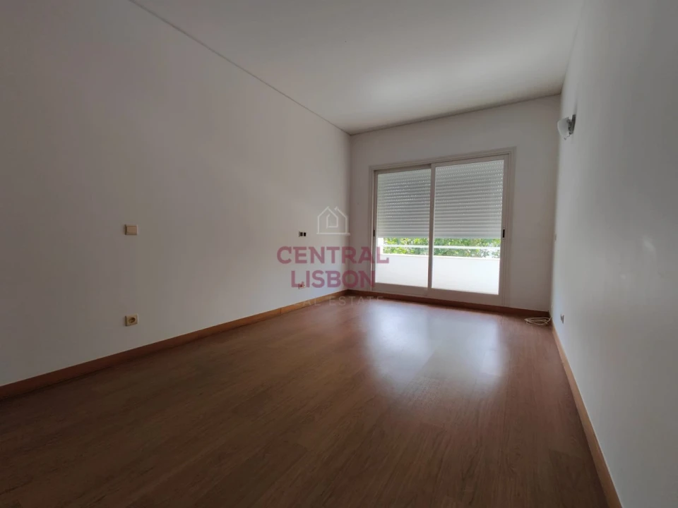 Apartamento T3 para Arrendamento em Parque das Nações Foto 9