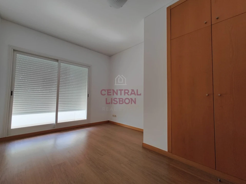 Apartamento T3 para Arrendamento em Parque das Nações Foto 12