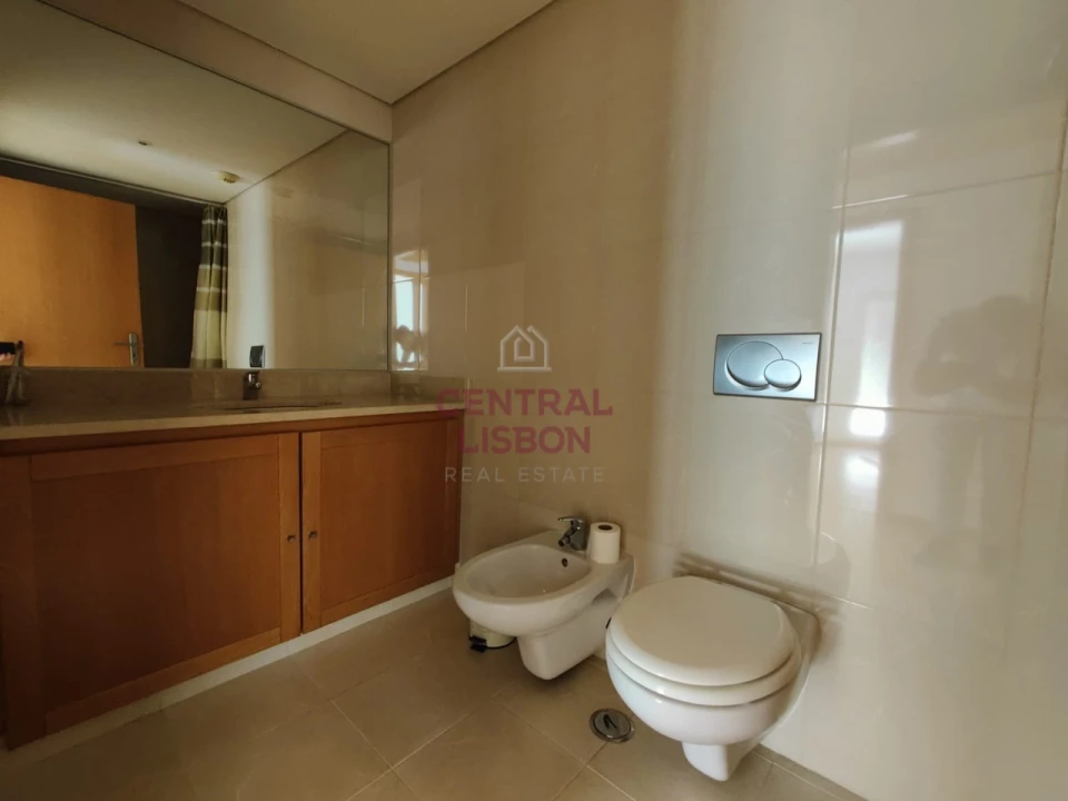 Apartamento T3 para Arrendamento em Parque das Nações Foto 19
