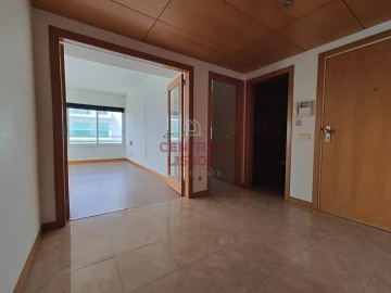 Apartamento T3 para Arrendamento em Parque das Nações