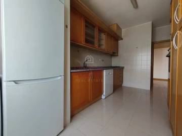 Apartamento T3 para Arrendamento em Parque das Nações