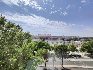 Apartamento T3 para Arrendamento em Parque das Nações
