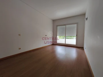 Apartamento T3 para Arrendamento em Parque das Nações