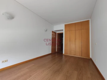 Apartamento T3 para Arrendamento em Parque das Nações