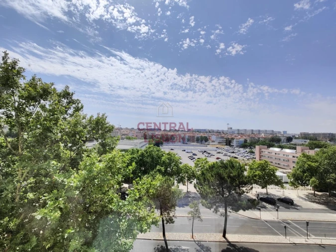Apartamento T3 para Arrendamento em Parque das Nações Foto 11
