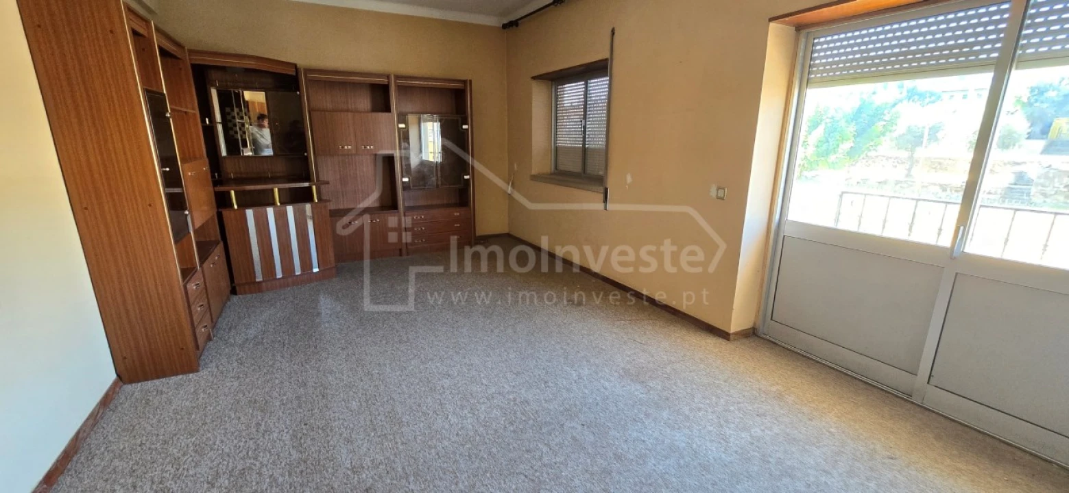 Apartamento T3 para Venda em Alcains Foto 1