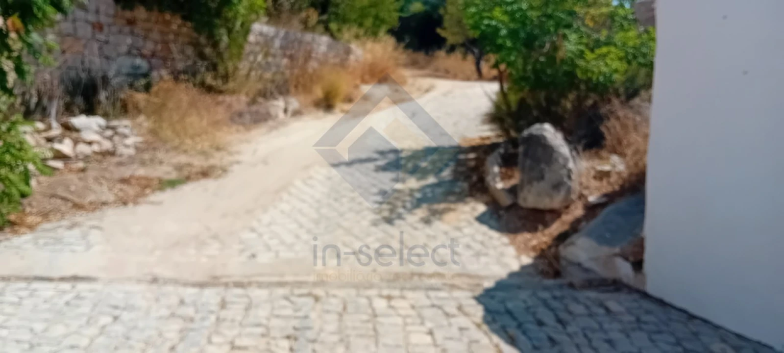 Moradia T5 para Venda em Santa Barbara de Nexe Foto 2