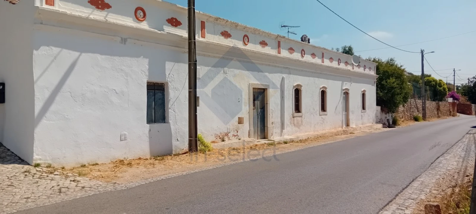 Moradia T5 para Venda em Santa Barbara de Nexe Foto 3