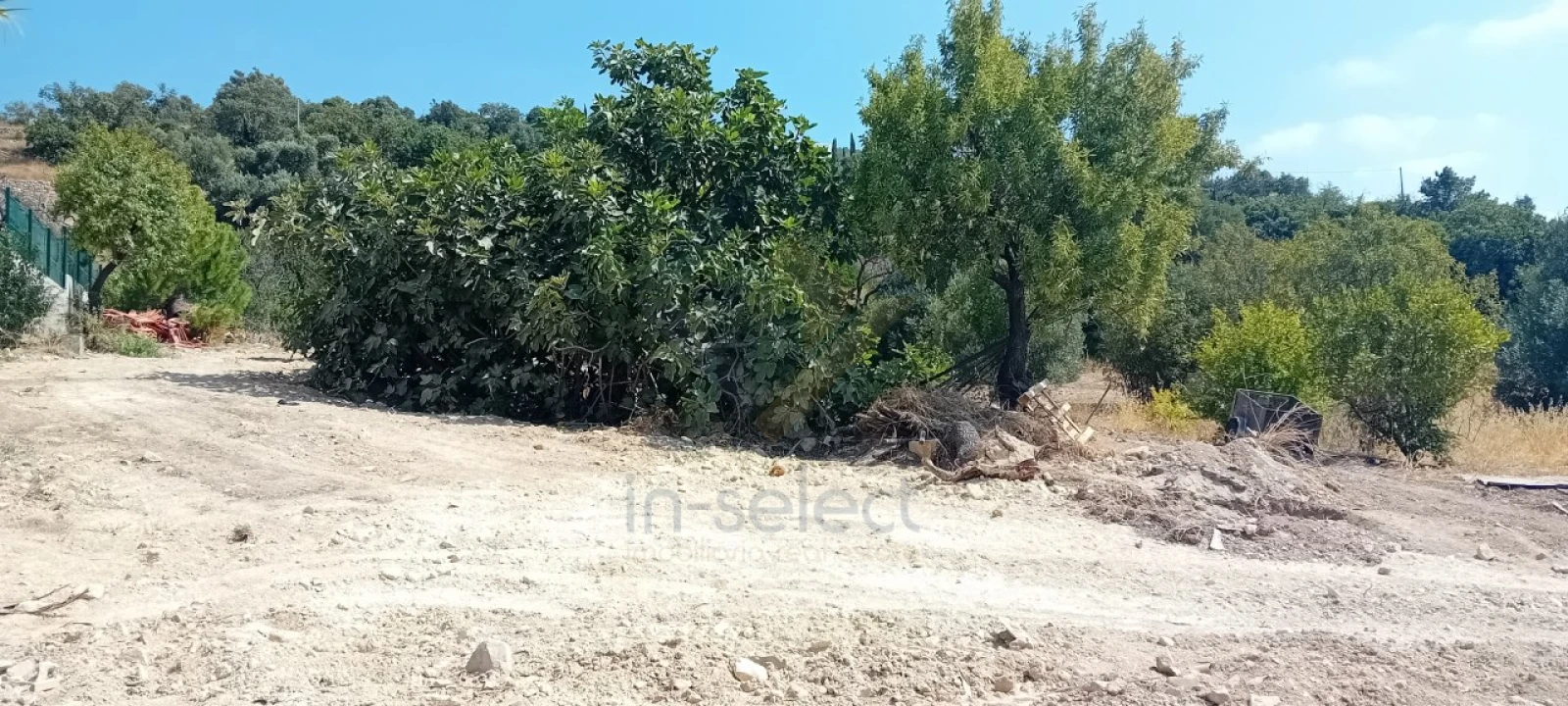 Moradia T5 para Venda em Santa Barbara de Nexe Foto 14