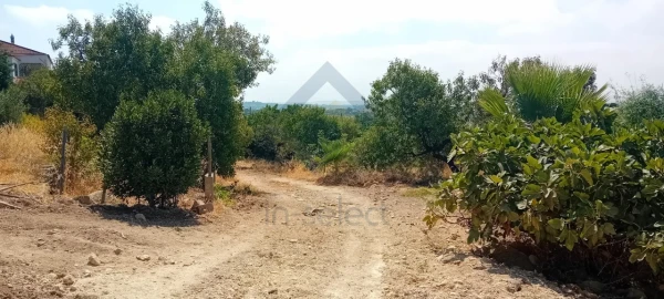 Moradia T5 para Venda em Santa Barbara de Nexe