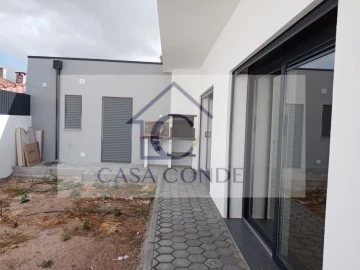 Moradia T4 para Venda em Fernao Ferro