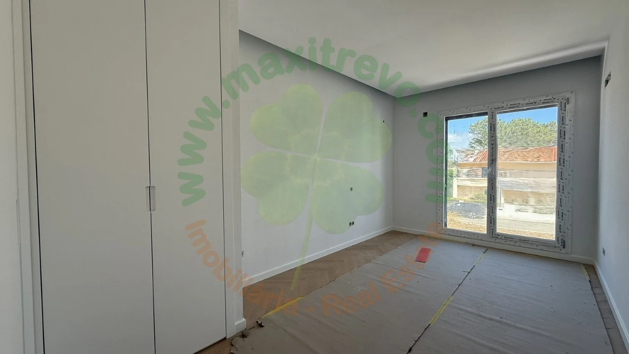 Moradia T4 para Venda em Charneca de Caparica e Sobreda Foto 13