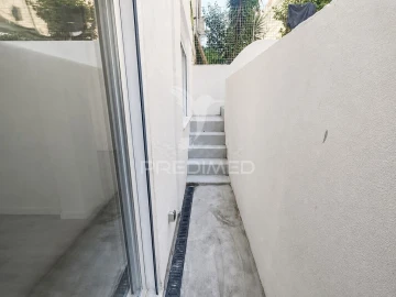 Apartamento T1 para Venda em Sacavém e Prior Velho