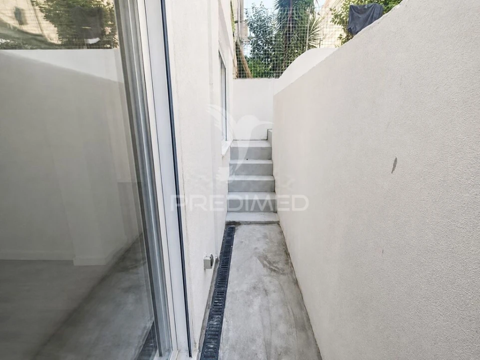 Apartamento T1 para Venda em Sacavém e Prior Velho Foto 6