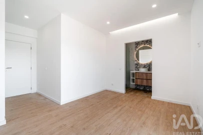 Apartamento T3 para Venda em Lagos (São Sebastião e Santa Maria)