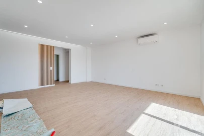 Apartamento T3 para Venda em Lagos (São Sebastião e Santa Maria)