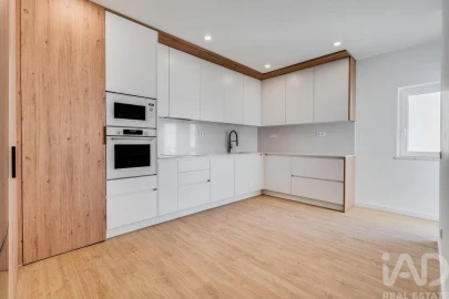 Apartamento T3 para Venda em Lagos (São Sebastião e Santa Maria)