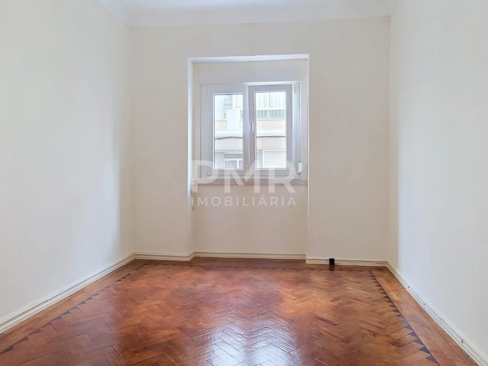 Apartamento T1 para Arrendamento em Avenidas Novas Foto 1
