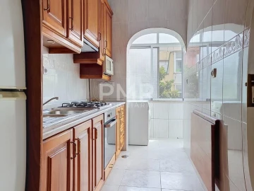 Apartamento T1 para Arrendamento em Avenidas Novas