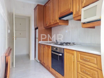 Apartamento T1 para Arrendamento em Avenidas Novas