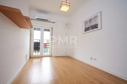 Apartamento T3 para Arrendamento em Lumiar