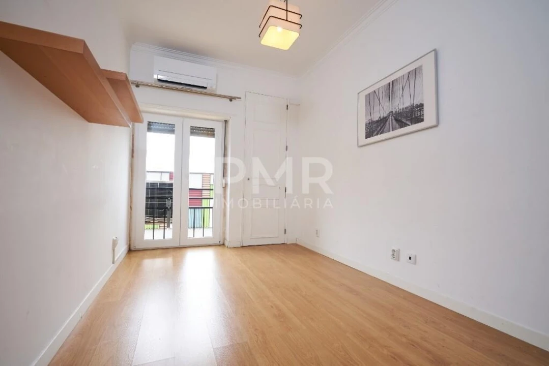 Apartamento T3 para Arrendamento em Lumiar Foto 7