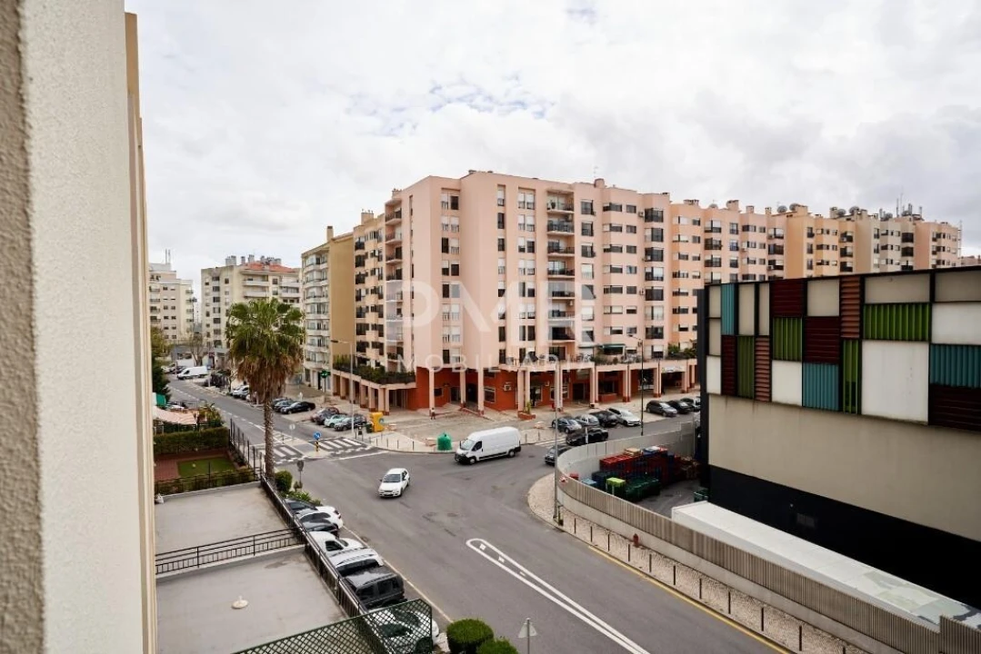 Apartamento T3 para Arrendamento em Lumiar Foto 20
