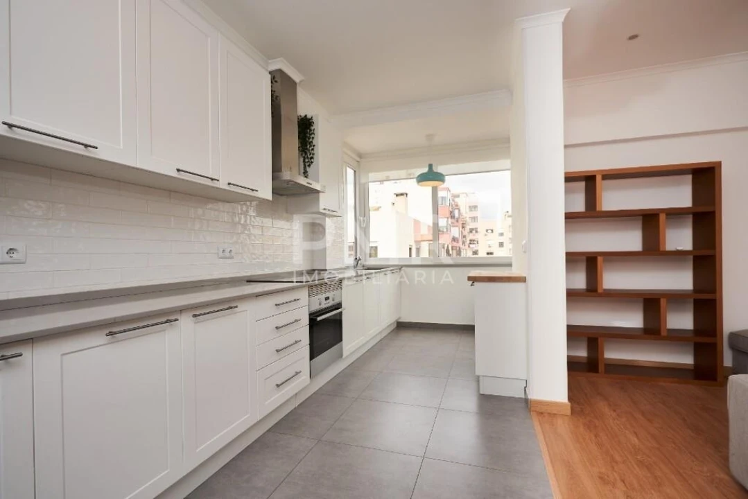 Apartamento T3 para Arrendamento em Lumiar Foto 3