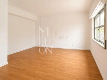 Apartamento T3 para Venda em Algueirão-Mem Martins