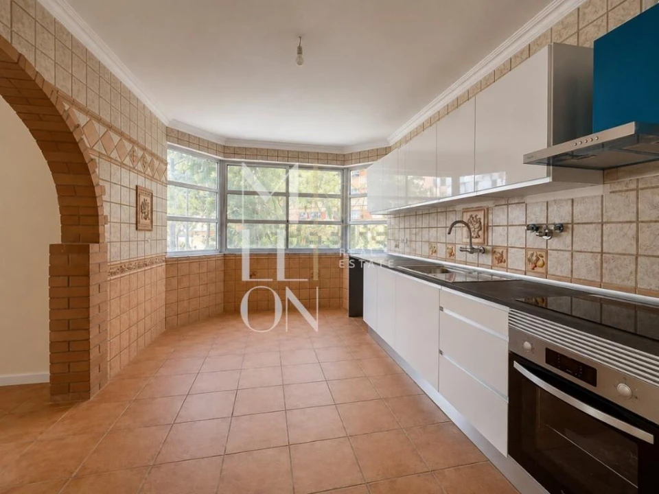 Apartamento T3 para Venda em Algueirão-Mem Martins Foto 6
