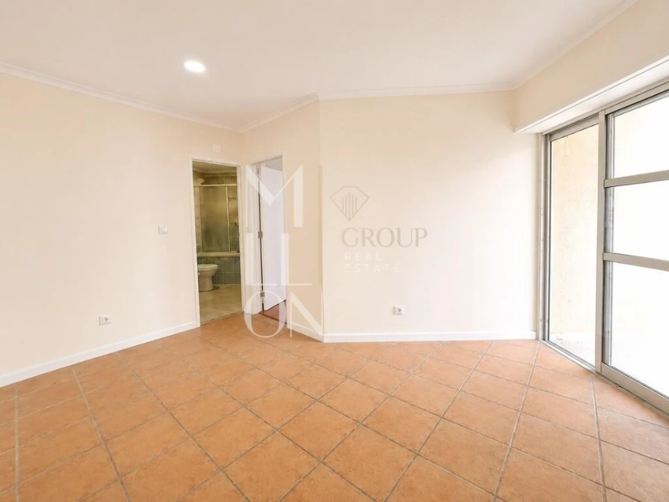 Apartamento T3 para Venda em Algueirão-Mem Martins Foto 7