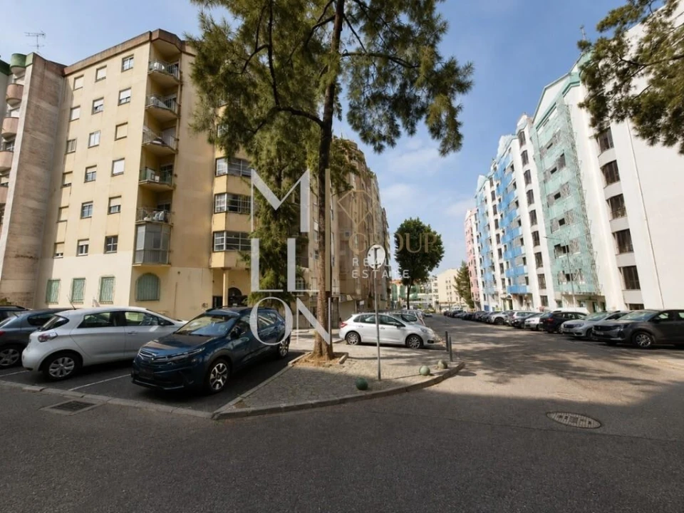 Apartamento T3 para Venda em Algueirão-Mem Martins Foto 35