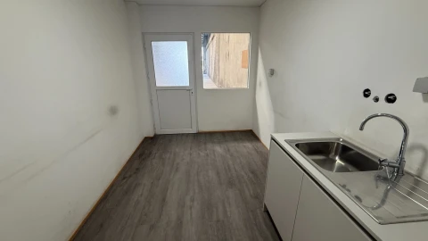 Armazém para Arrendamento em Silvares