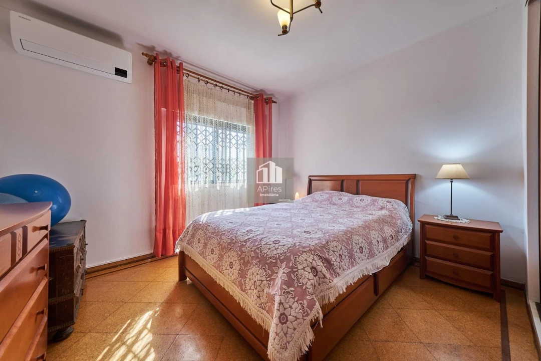 Apartamento T4 para Venda em Costa da Caparica Foto 9