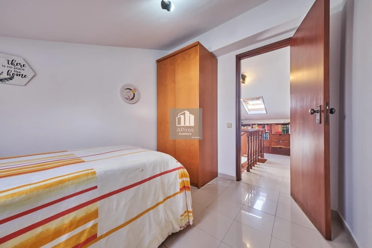 Apartamento T4 para Venda em Costa da Caparica Foto 15