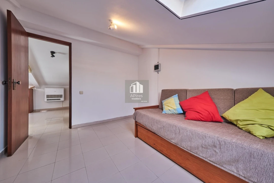 Apartamento T4 para Venda em Costa da Caparica Foto 17