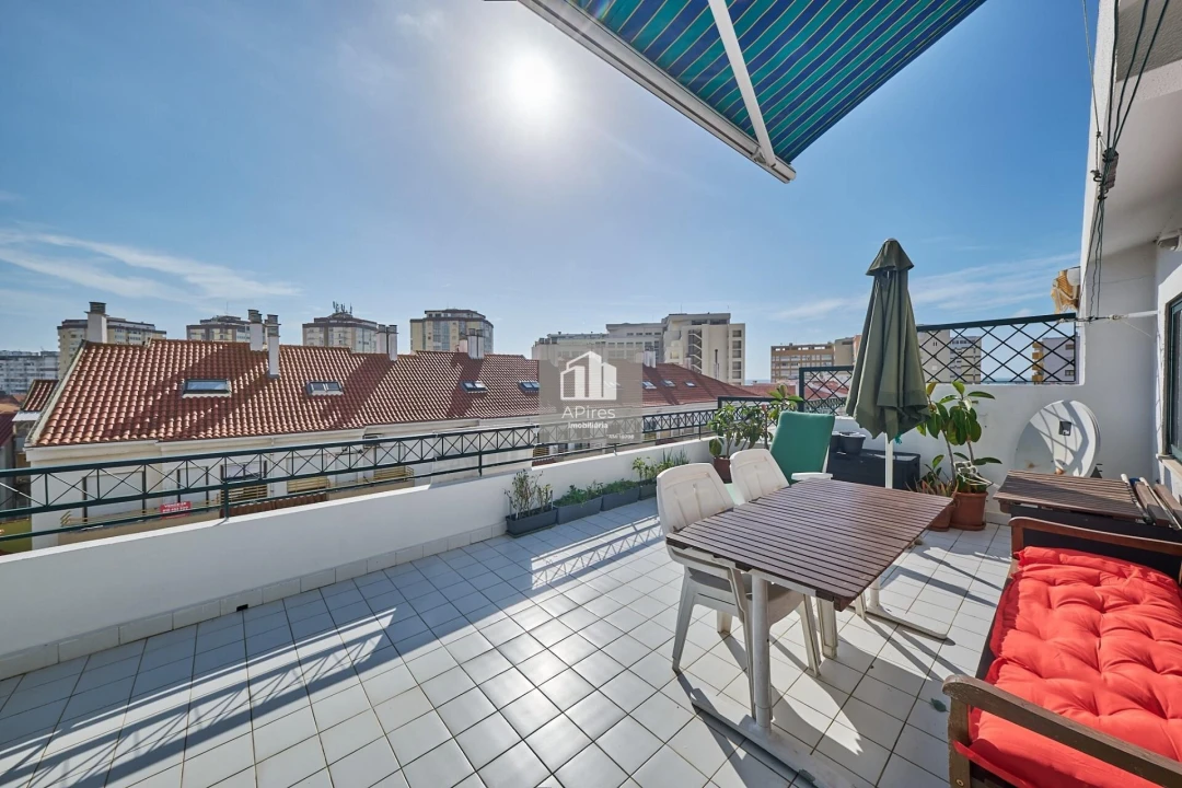 Apartamento T4 para Venda em Costa da Caparica Foto 6